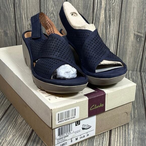 Clarks Clarene Award Women Leather Wedge Chunky Sandals Sz 8 Navy Marine Casual - Picture 1 of 9